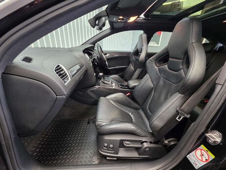 Audi RS4 4.2 FSI V8 Estate 5dr Petrol S Tronic quattro Euro 5 (450 ps) 5