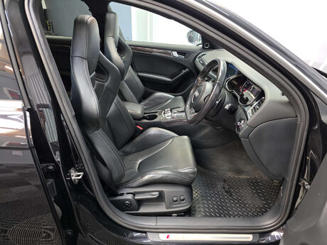 Audi RS4 4.2 FSI V8 Estate 5dr Petrol S Tronic quattro Euro 5 (450 ps) 23