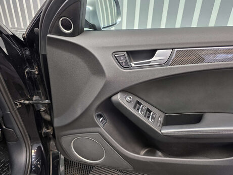Audi RS4 4.2 FSI V8 Estate 5dr Petrol S Tronic quattro Euro 5 (450 ps) 23