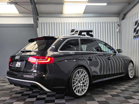 Audi RS4 4.2 FSI V8 Estate 5dr Petrol S Tronic quattro Euro 5 (450 ps) 48