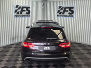 Audi RS4 4.2 FSI V8 Estate 5dr Petrol S Tronic quattro Euro 5 (450 ps) 38