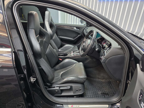 Audi RS4 4.2 FSI V8 Estate 5dr Petrol S Tronic quattro Euro 5 (450 ps) 22