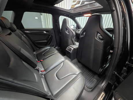 Audi RS4 4.2 FSI V8 Estate 5dr Petrol S Tronic quattro Euro 5 (450 ps) 17