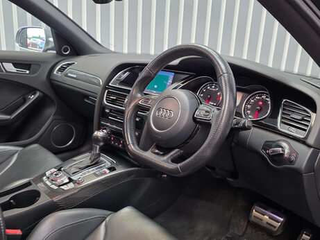 Audi RS4 4.2 FSI V8 Estate 5dr Petrol S Tronic quattro Euro 5 (450 ps) 37