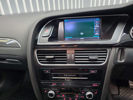 Audi RS4 4.2 FSI V8 Estate 5dr Petrol S Tronic quattro Euro 5 (450 ps) 12