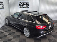 Audi RS4 4.2 FSI V8 Estate 5dr Petrol S Tronic quattro Euro 5 (450 ps) 37