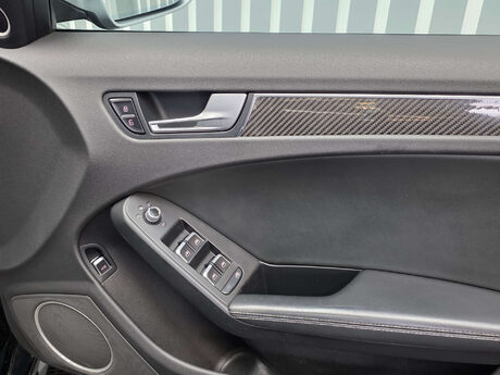 Audi RS4 4.2 FSI V8 Estate 5dr Petrol S Tronic quattro Euro 5 (450 ps) 32