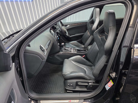 Audi RS4 4.2 FSI V8 Estate 5dr Petrol S Tronic quattro Euro 5 (450 ps) 24