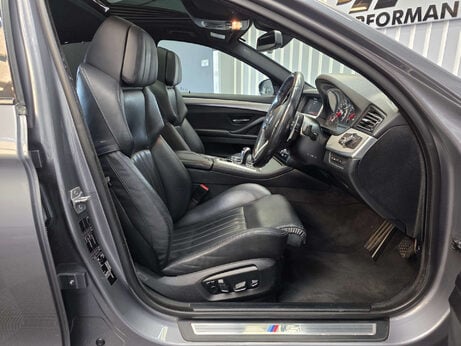 BMW M5 4.4 V8 Saloon 4dr Petrol DCT Euro 6 (s/s) (560 ps) 37