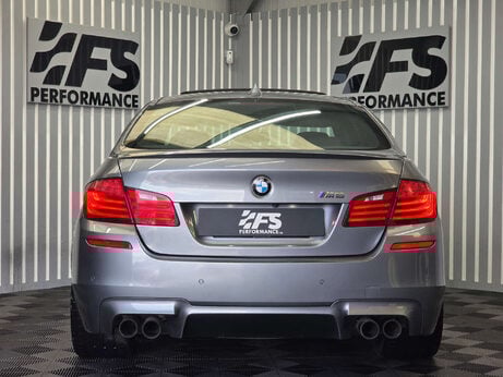 BMW M5 4.4 V8 Saloon 4dr Petrol DCT Euro 6 (s/s) (560 ps) 1