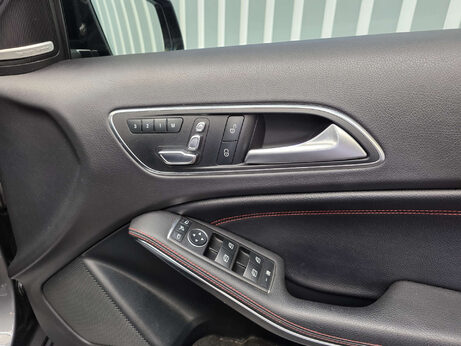 Mercedes-Benz A Class 2.0 A45 AMG Hatchback 5dr Petrol SpdS DCT 4MATIC Euro 6 (s/s) (360 ps) 8