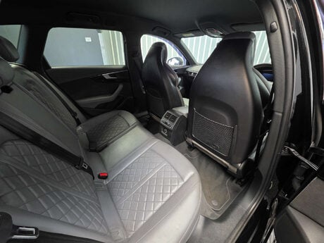 Audi S4 3.0 TFSI V6 Estate 5dr Petrol Tiptronic quattro Euro 6 (s/s) (354 ps) 19