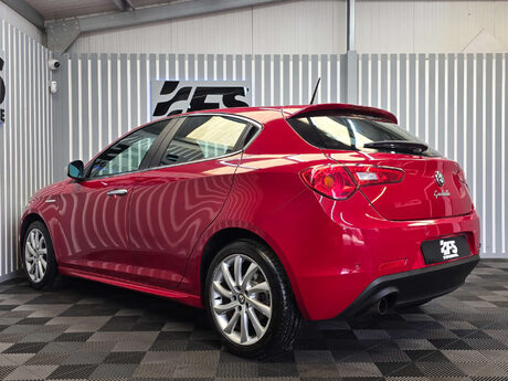 Alfa Romeo Giulietta 1.4 TB MultiAir Veloce Hatchback 5dr Petrol Manual Euro 5 (s/s) (170 bhp) 4