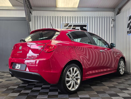 Alfa Romeo Giulietta 1.4 TB MultiAir Veloce Hatchback 5dr Petrol Manual Euro 5 (s/s) (170 bhp) 2