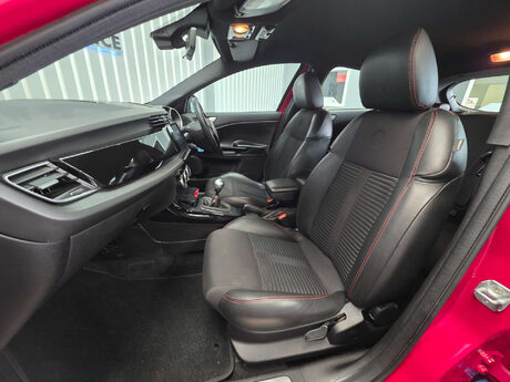 Alfa Romeo Giulietta 1.4 TB MultiAir Veloce Hatchback 5dr Petrol Manual Euro 5 (s/s) (170 bhp) 9