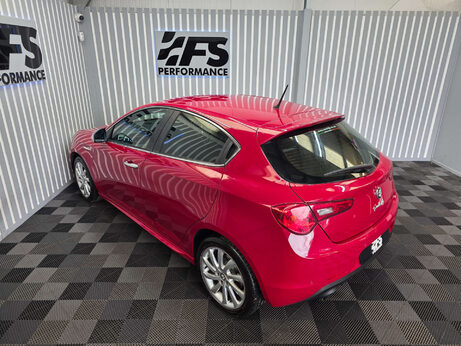 Alfa Romeo Giulietta 1.4 TB MultiAir Veloce Hatchback 5dr Petrol Manual Euro 5 (s/s) (170 bhp) 10
