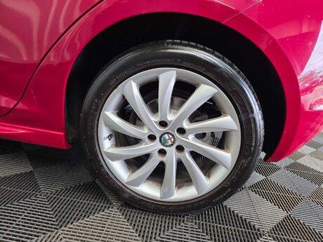 Alfa Romeo Giulietta 1.4 TB MultiAir Veloce Hatchback 5dr Petrol Manual Euro 5 (s/s) (170 bhp) 21