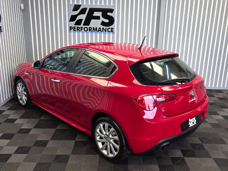 Alfa Romeo Giulietta 1.4 TB MultiAir Veloce Hatchback 5dr Petrol Manual Euro 5 (s/s) (170 bhp) 31