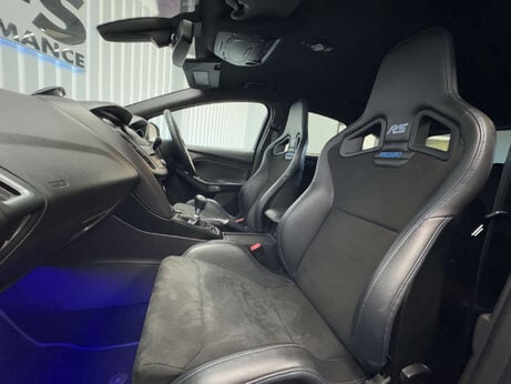 Ford Focus 2.3T EcoBoost RS Hatchback 5dr Petrol Manual AWD Euro 6 (s/s) (350 ps) 4