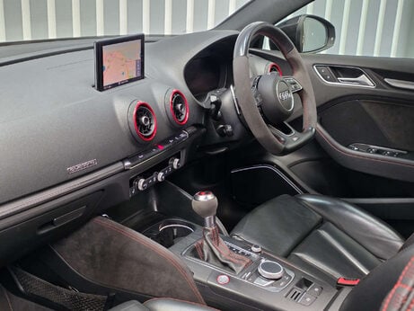 Audi RS3 2.5 TFSI Saloon 4dr Petrol S Tronic quattro Euro 6 (s/s) (400 ps) 4