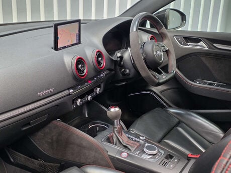 Audi RS3 2.5 TFSI Saloon 4dr Petrol S Tronic quattro Euro 6 (s/s) (400 ps) 42
