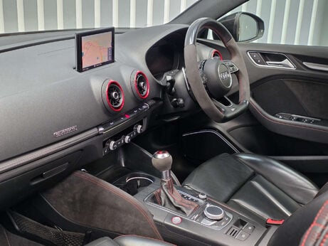Audi RS3 2.5 TFSI Saloon 4dr Petrol S Tronic quattro Euro 6 (s/s) (400 ps) 38