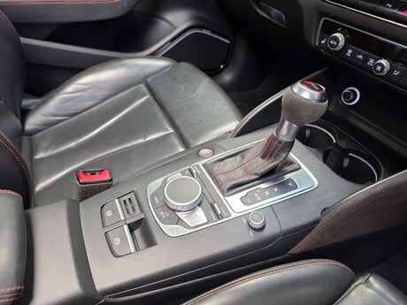 Audi RS3 2.5 TFSI Saloon 4dr Petrol S Tronic quattro Euro 6 (s/s) (400 ps) 12