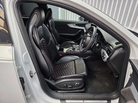 Audi RS4 2.9 TFSI V6 Estate 5dr Petrol Tiptronic quattro Euro 6 (s/s) (450 ps) 21