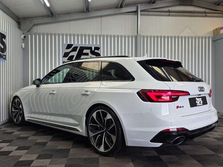 Audi RS4 2.9 TFSI V6 Estate 5dr Petrol Tiptronic quattro Euro 6 (s/s) (450 ps) 4