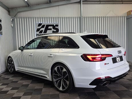 Audi RS4 2.9 TFSI V6 Estate 5dr Petrol Tiptronic quattro Euro 6 (s/s) (450 ps) 37