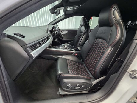 Audi RS4 2.9 TFSI V6 Estate 5dr Petrol Tiptronic quattro Euro 6 (s/s) (450 ps) 9