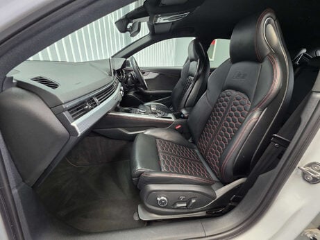 Audi RS4 2.9 TFSI V6 Estate 5dr Petrol Tiptronic quattro Euro 6 (s/s) (450 ps) 5