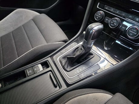 Volkswagen Golf 2.0 TSI BlueMotion Tech R Hatchback 5dr Petrol DSG 4Motion Euro 6 (s/s) (30 10