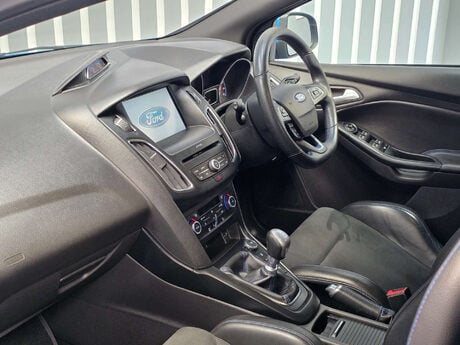 Ford Focus 2.3T EcoBoost RS Hatchback 5dr Petrol Manual AWD Euro 6 (s/s) (350 ps) 11