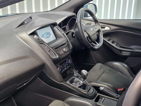 Ford Focus 2.3T EcoBoost RS Hatchback 5dr Petrol Manual AWD Euro 6 (s/s) (350 ps) 16