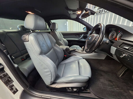 BMW M3 4.0 iV8 Coupe 2dr Petrol DCT Euro 5 (420 ps) 8