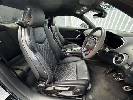 Audi TT 2.5 TFSI Coupe 3dr Petrol S Tronic quattro Euro 6 (s/s) (400 ps) 3