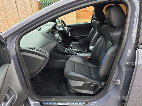 Ford Focus 2.3T EcoBoost RS Hatchback 5dr Petrol Manual AWD Euro 6 (s/s) (350 ps) 18