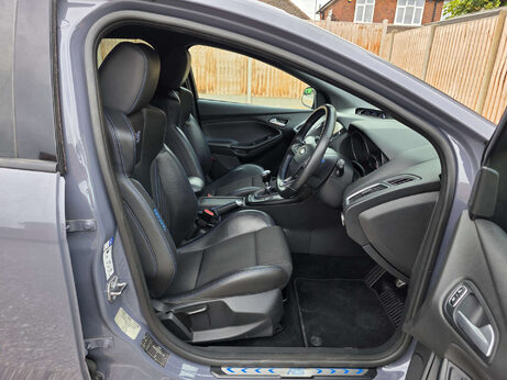 Ford Focus 2.3T EcoBoost RS Hatchback 5dr Petrol Manual AWD Euro 6 (s/s) (350 ps) 16