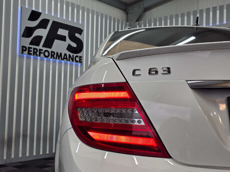 Mercedes-Benz C Class 6.3 C63 V8 AMG Saloon 4dr Petrol SpdS MCT Euro 5 (457 ps) 38