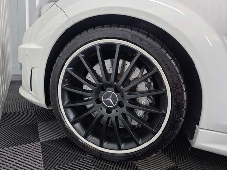 Mercedes-Benz C Class 6.3 C63 V8 AMG Saloon 4dr Petrol SpdS MCT Euro 5 (457 ps) 24