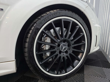 Mercedes-Benz C Class 6.3 C63 V8 AMG Saloon 4dr Petrol SpdS MCT Euro 5 (457 ps) 26