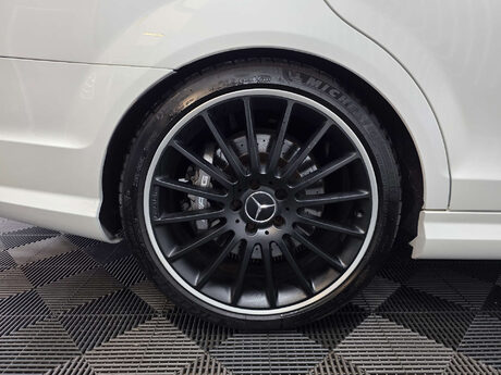Mercedes-Benz C Class 6.3 C63 V8 AMG Saloon 4dr Petrol SpdS MCT Euro 5 (457 ps) 27
