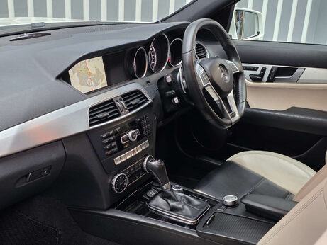 Mercedes-Benz C Class 6.3 C63 V8 AMG Saloon 4dr Petrol SpdS MCT Euro 5 (457 ps) 17