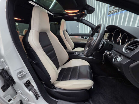 Mercedes-Benz C Class 6.3 C63 V8 AMG Saloon 4dr Petrol SpdS MCT Euro 5 (457 ps) 3