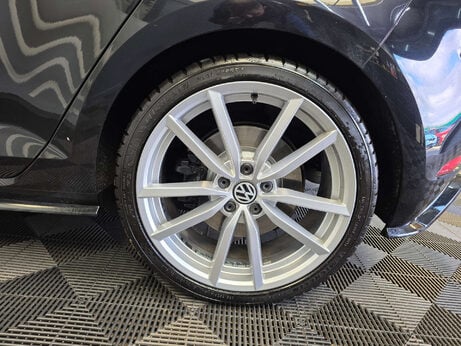 Volkswagen Golf 2.0 TSI R Hatchback 5dr Petrol DSG 4Motion Euro 6 (s/s) (300 ps) 20