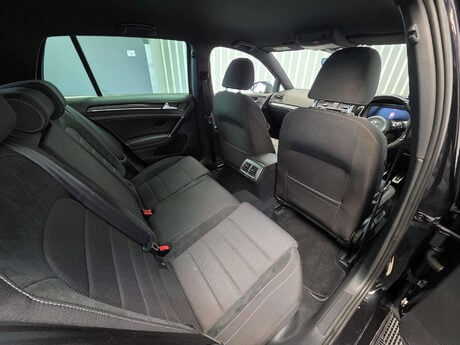 Volkswagen Golf 2.0 TSI R Hatchback 5dr Petrol DSG 4Motion Euro 6 (s/s) (300 ps) 18