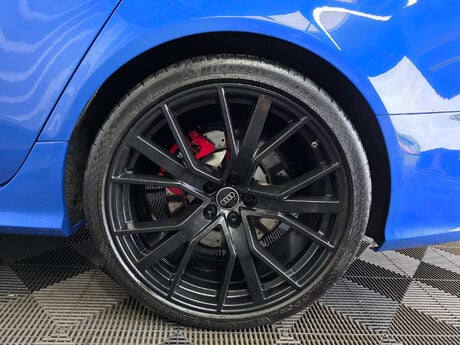 Audi RS6 4.0 TFSI V8 Performance Estate 5dr Petrol Tiptronic quattro Euro 6 (s/s) (6 35