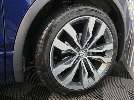 Volkswagen Tiguan 2.0 TDI R-Line SUV 5dr Diesel DSG Euro 6 (s/s) (150 ps) 22