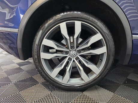 Volkswagen Tiguan 2.0 TDI R-Line SUV 5dr Diesel DSG Euro 6 (s/s) (150 ps) 24